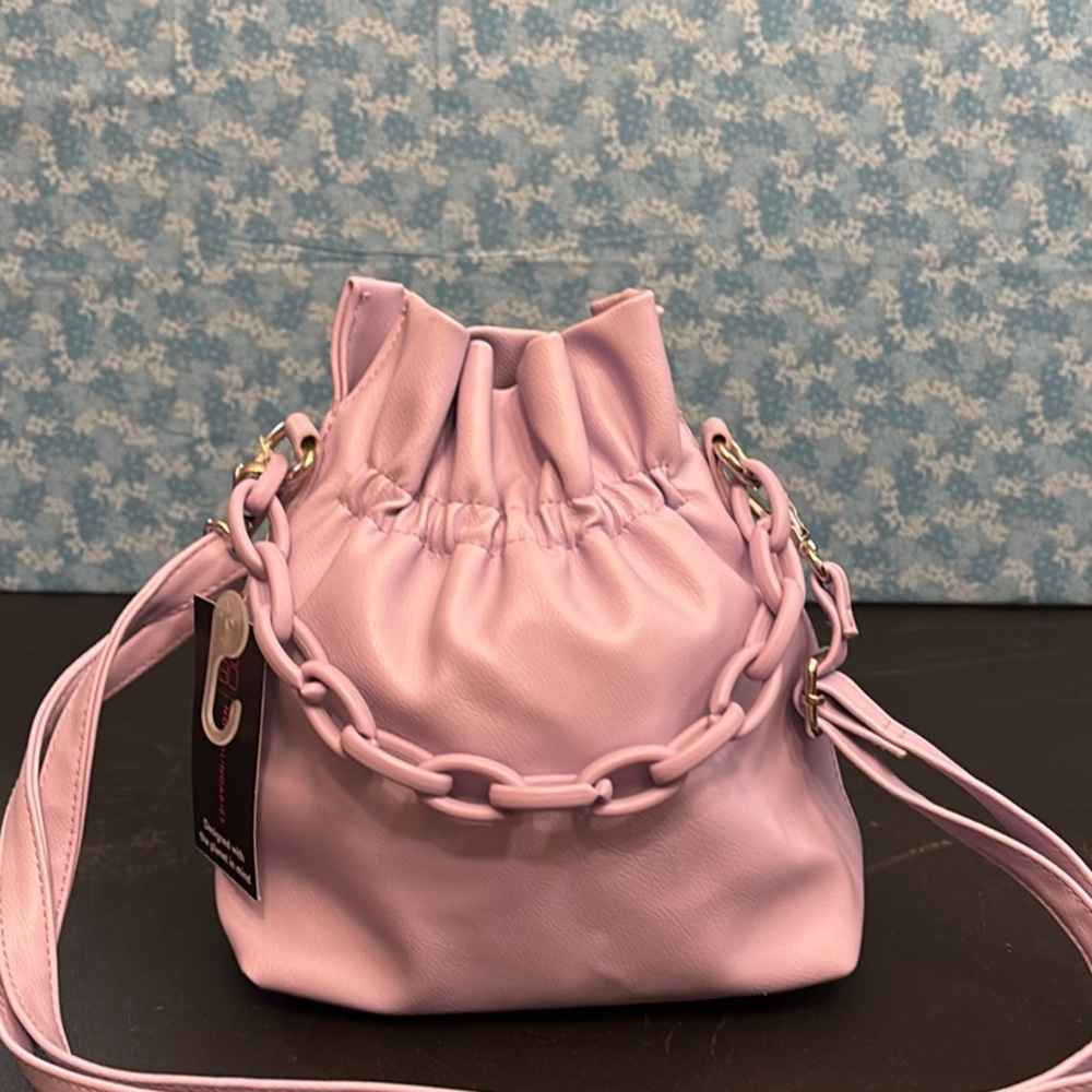 Lavender Chain Strap Bucket Bag - Picture 1 of 2